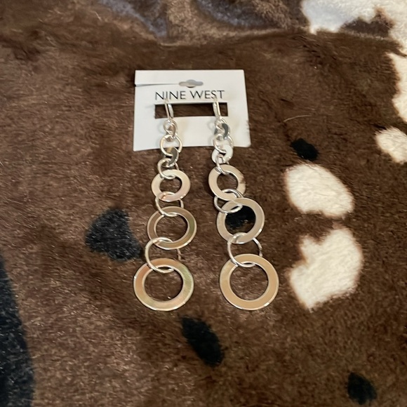 Nine West new with tag earrings - Picture 4 of 7